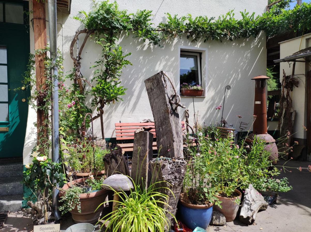 Gartenzimmer Mit Strassenbahn Zu Dom Und Messe Кельн Екстер'єр фото